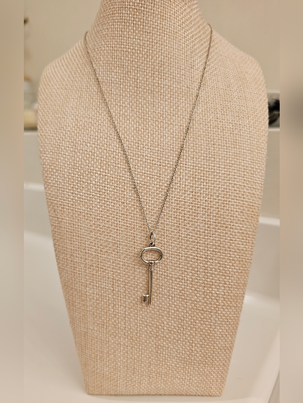 TIFFANY & CO. Necklace with Key Pendant